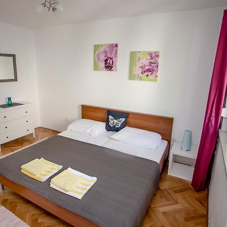 Apartment Omis Holiday Exterior foto